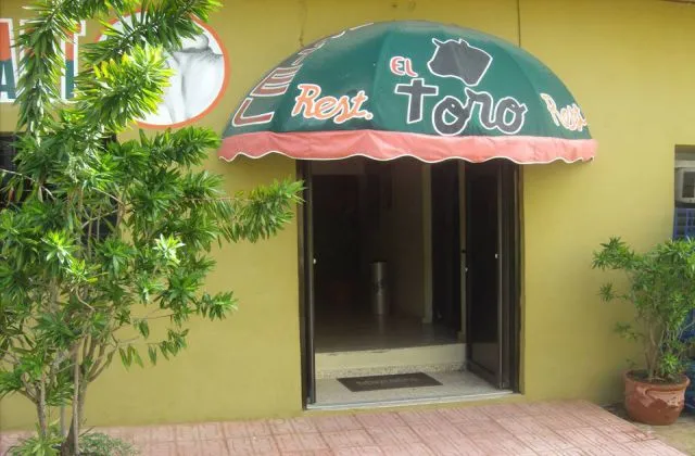 Hotel Restaurant El Toro Monte Plata entrance
